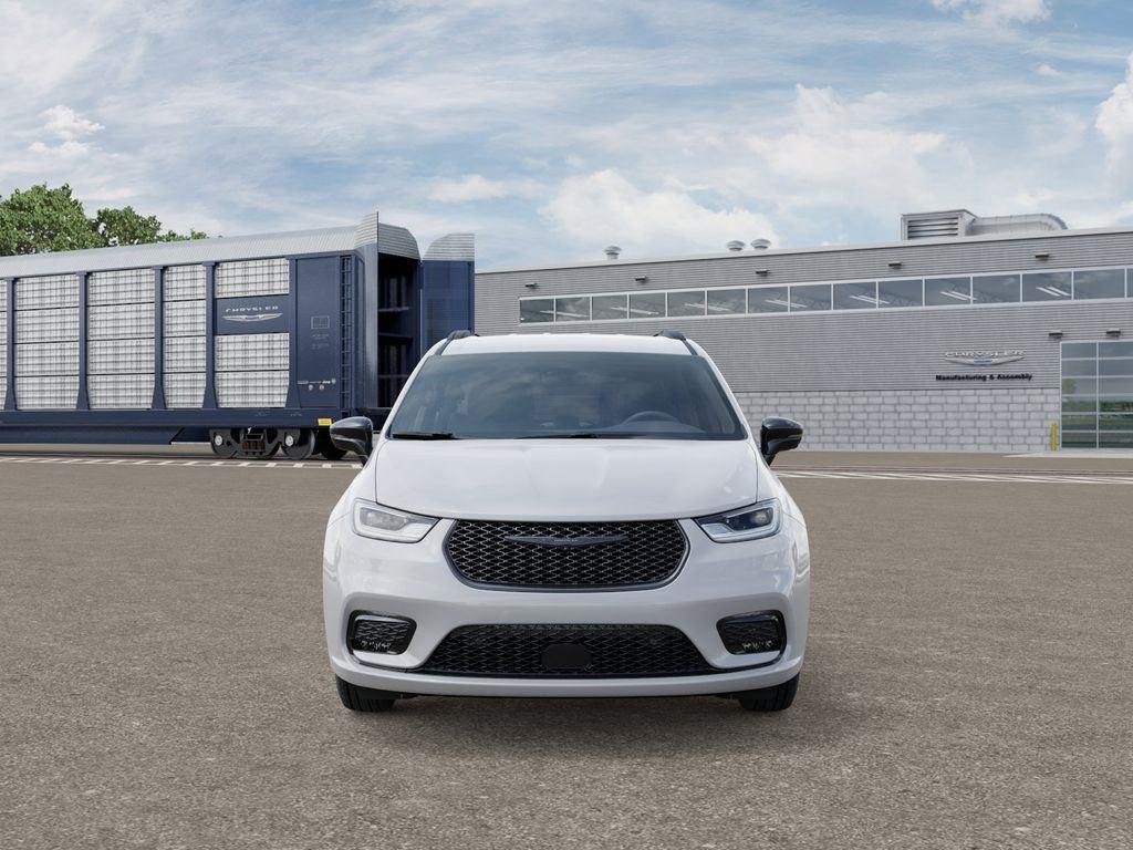New 2026 Bright White Clear-Coat Exterior Paint Chrysler Select image 8