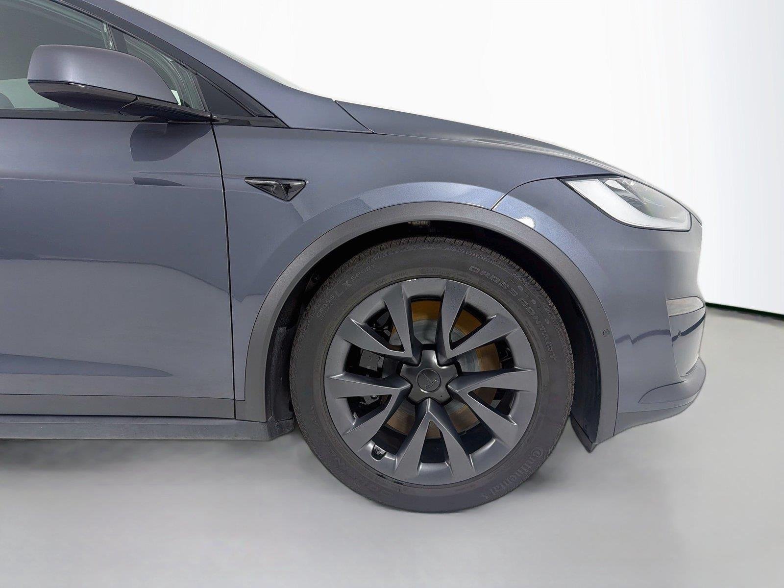 Used 2023  Tesla  image 25