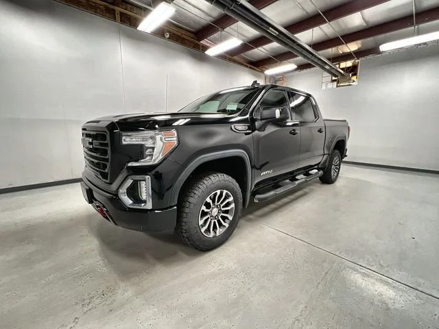 2022 GMC Sierra 4WD Crew Cab Short Box AT4's photo