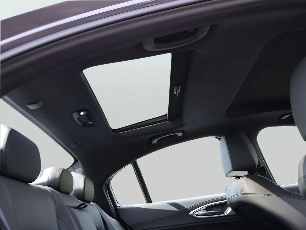 New 2026 Vesuvio Gray Metallic Alfa Romeo Base image 17
