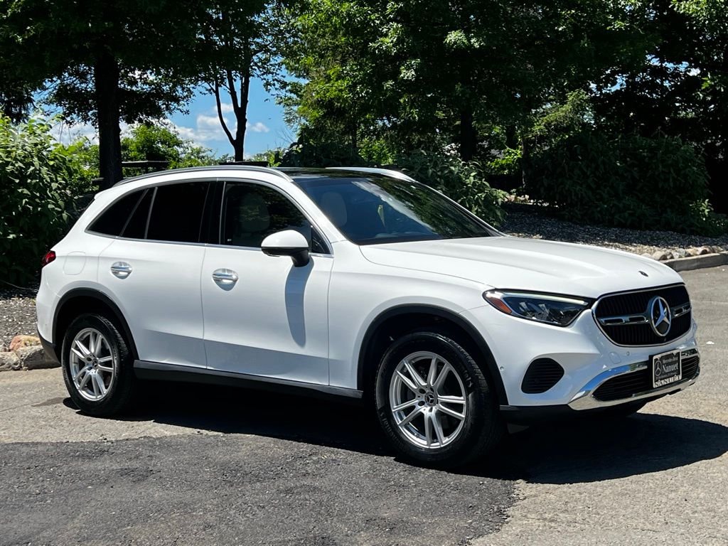Certified Used 2023 White Mercedes-Benz GLC 300 image 3