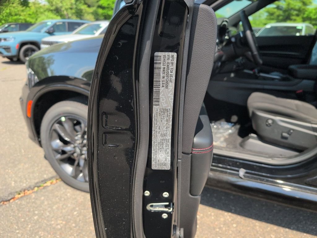 New 2026 Diamond Black Clear-Coat Exterior Paint Dodge GT image 29