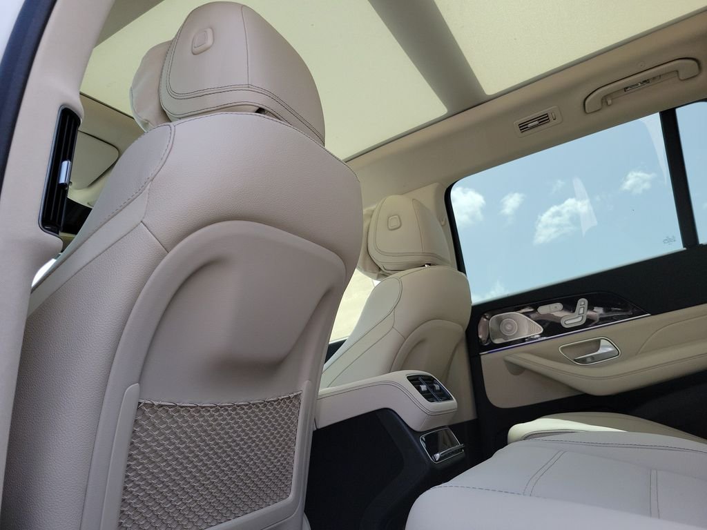 New 2026 Polar White Mercedes-Benz GLS 450 image 13