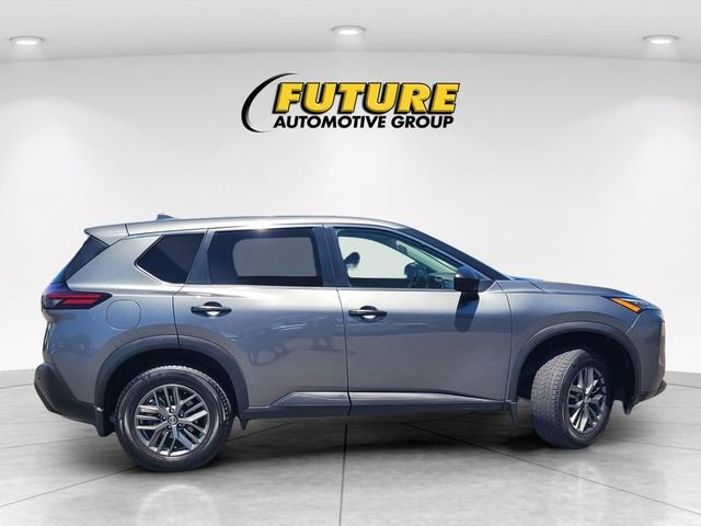 Used 2021 Gray Nissan S image 3