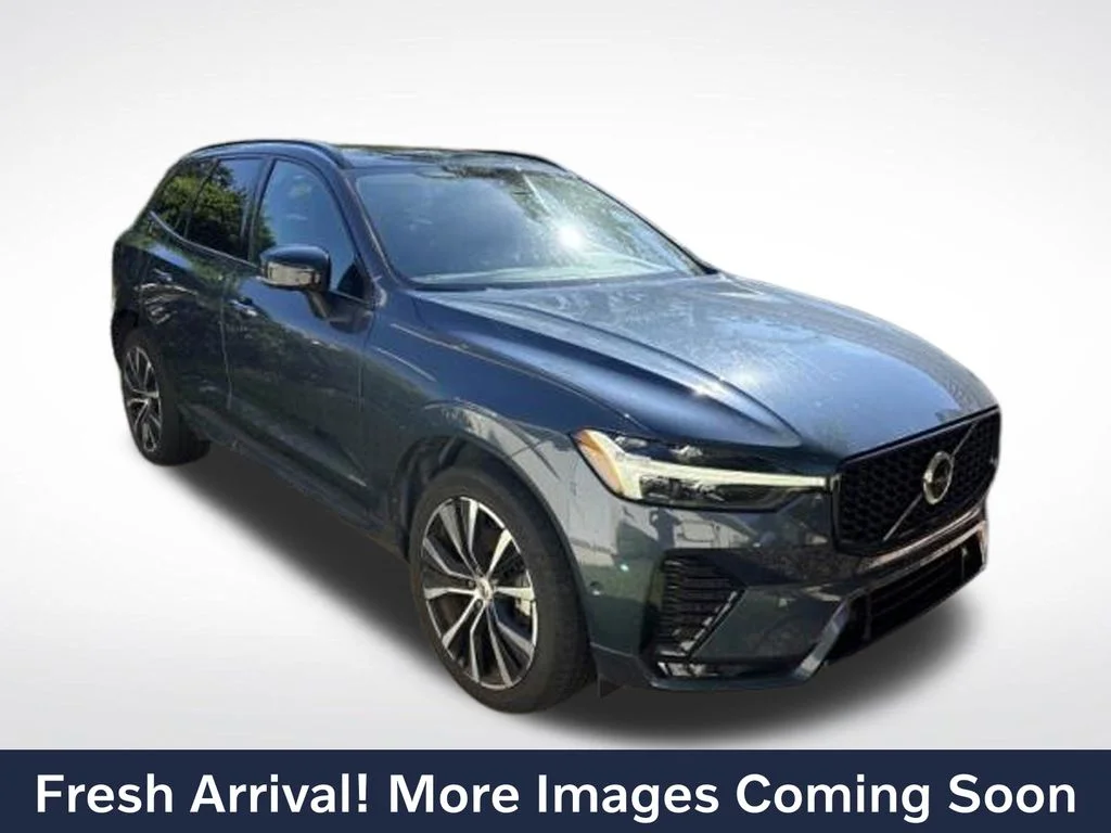 2023 Volvo XC60 B5 Plus Dark Theme