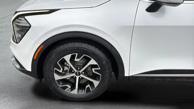 Used 2025 White Kia EX image 31