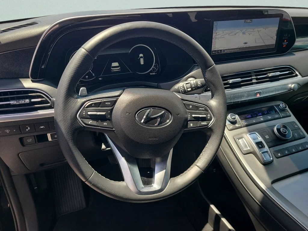 Used 2022 Black Hyundai Calligraphy image 12