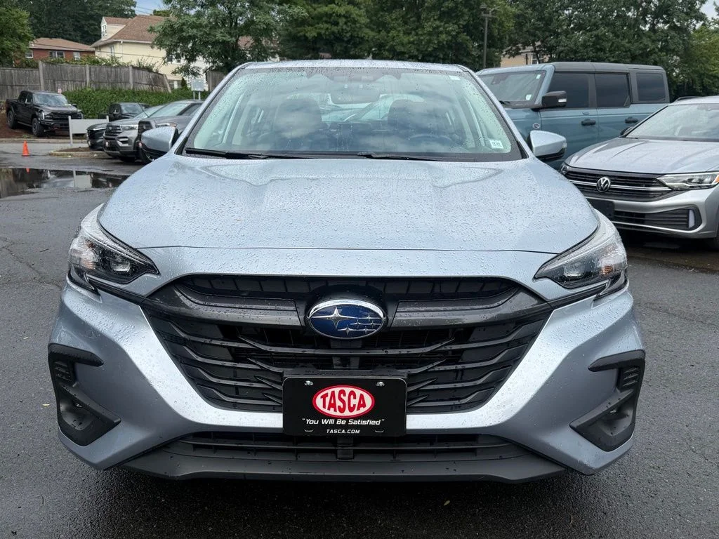 Used 2024 Ice Silver Metallic Subaru Limited image 3