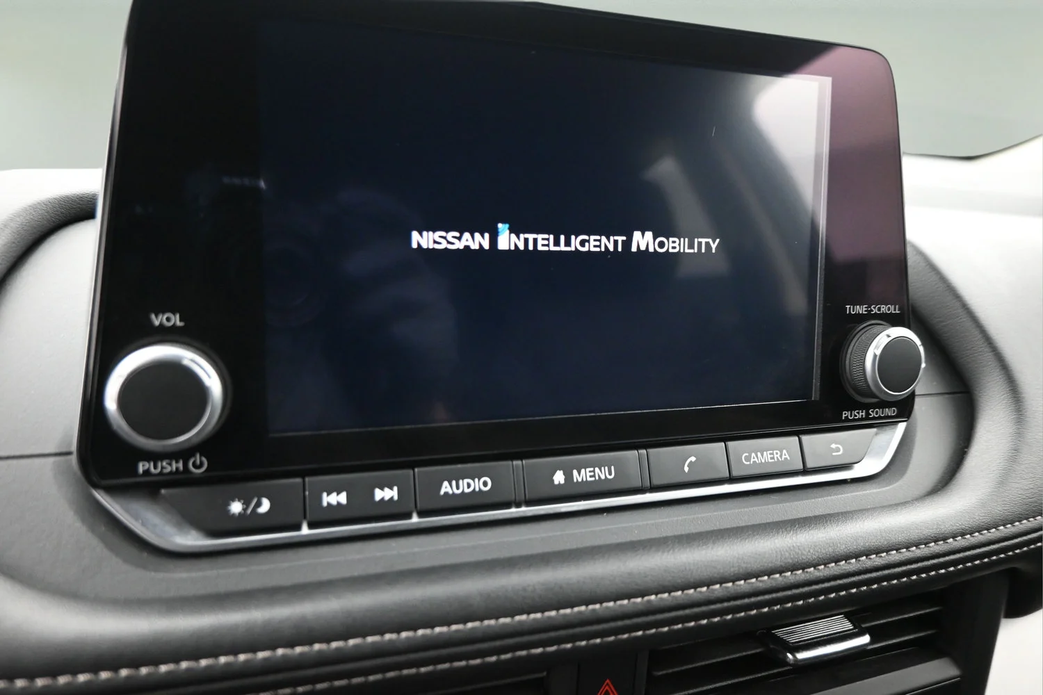 Used 2025 Black Nissan SV image 22