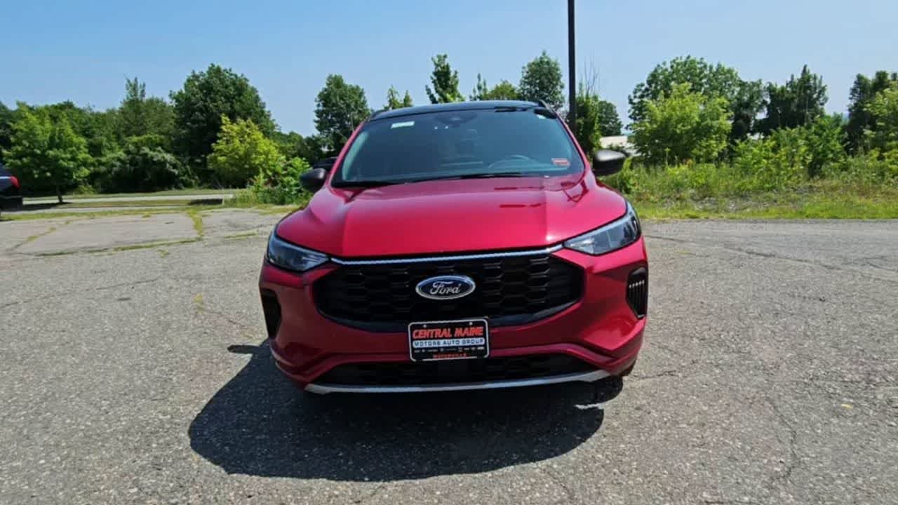 Used 2023 Rapid Red Metallic Tinted Clearcoat Ford ST-Line image 3