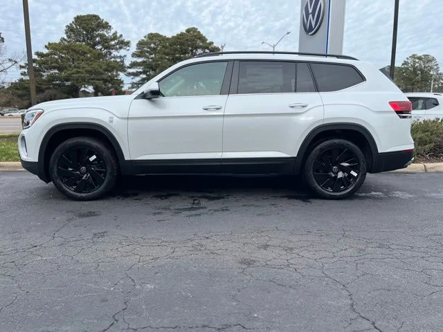 New 2026 White Volkswagen 2.0T SE w/Technology image 5