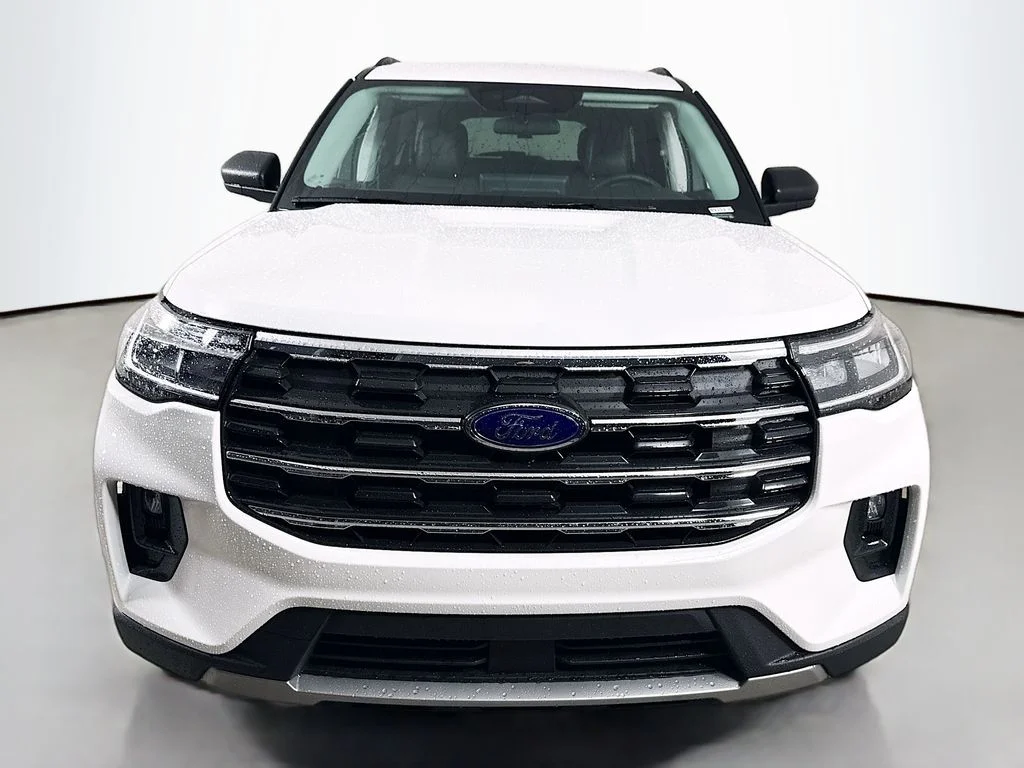 New 2026 Star White Metallic Tri-Coat Ford Active image 2