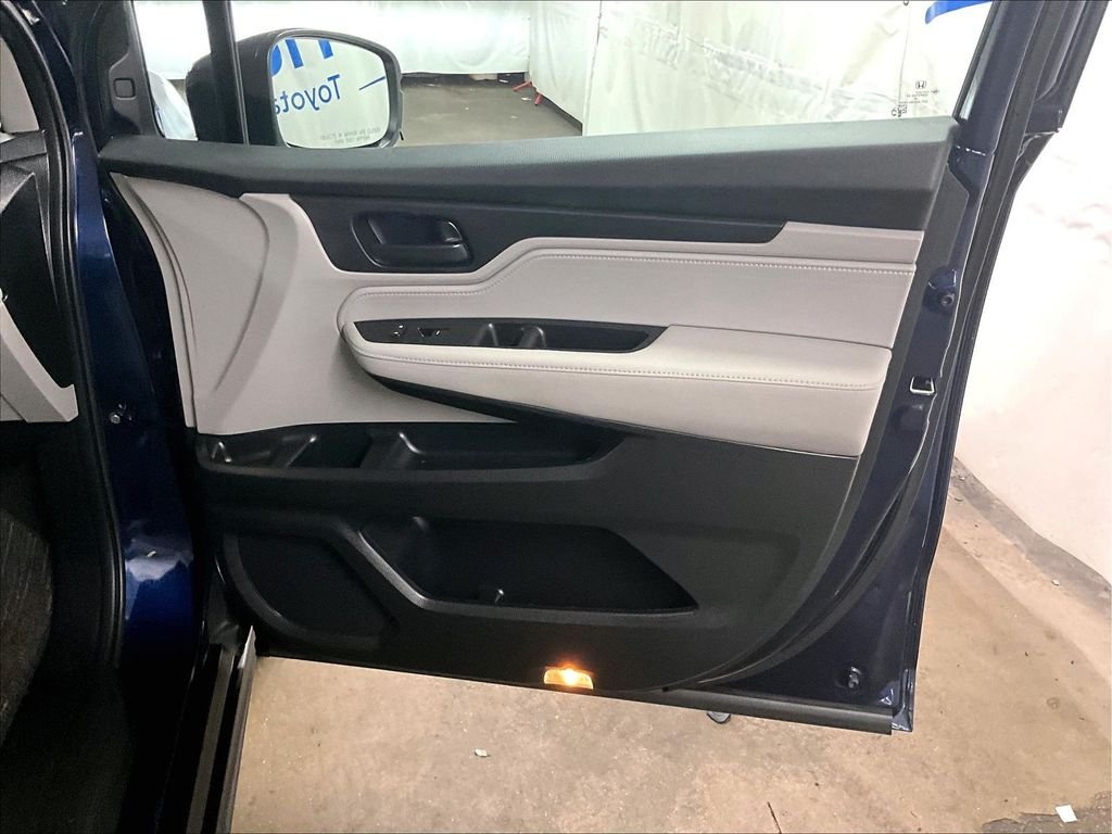 Used 2024 Blue Honda EX-L image 12