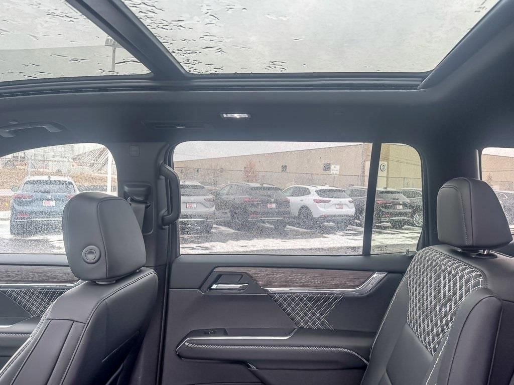 2026 GMC ACADIA - Image 11