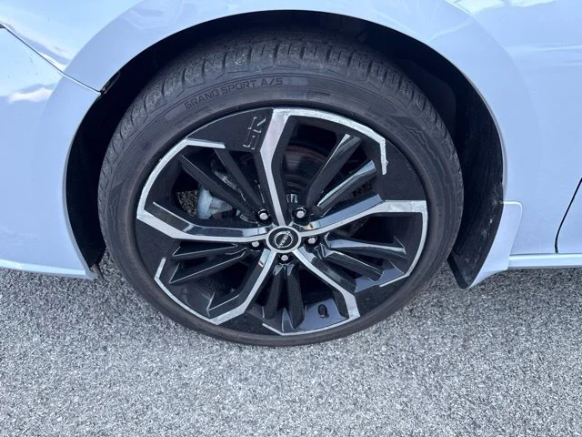 Used 2023 Gray Nissan 2.5 SR image 9
