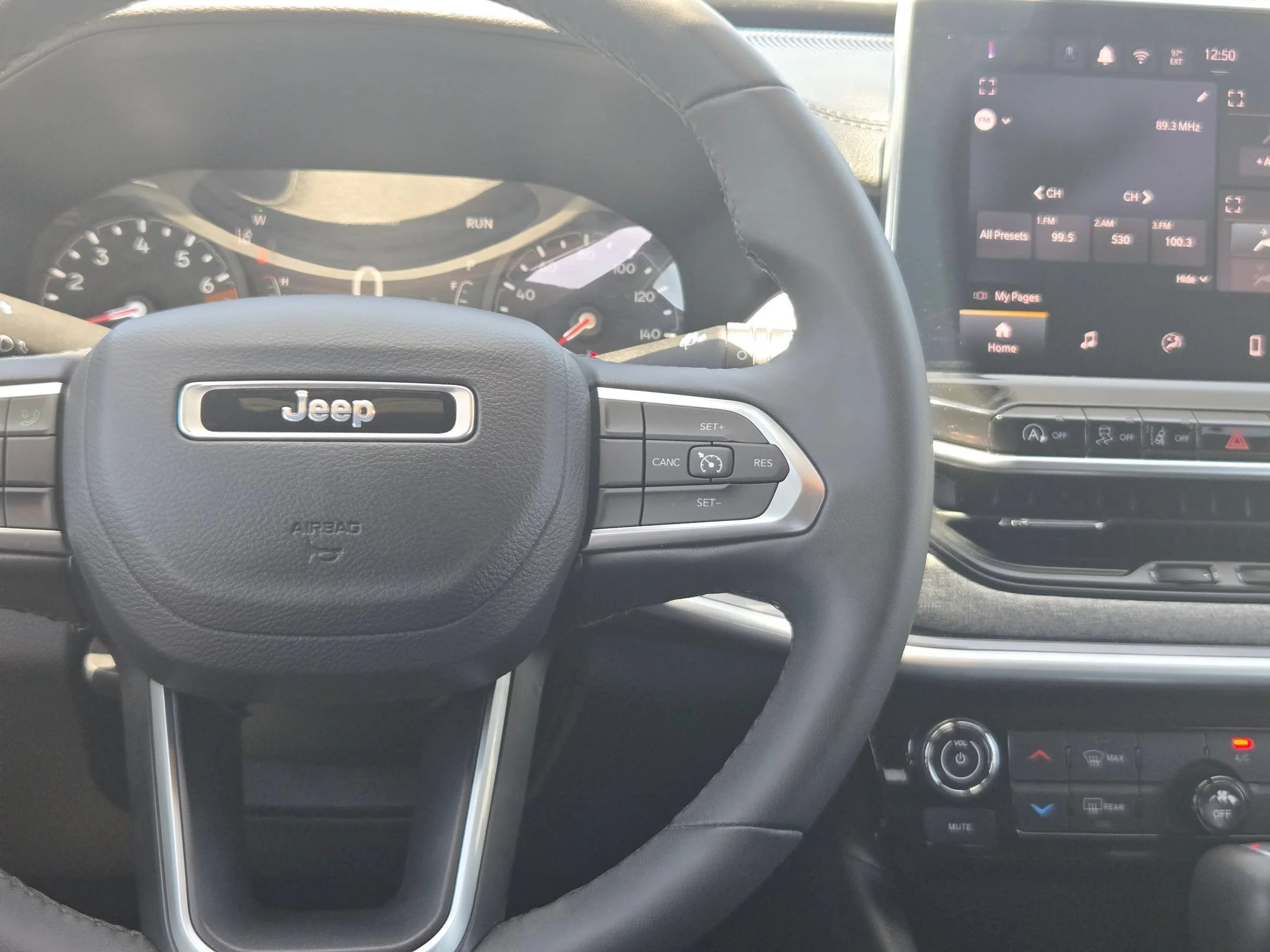 Used 2024 White Jeep Latitude image 20
