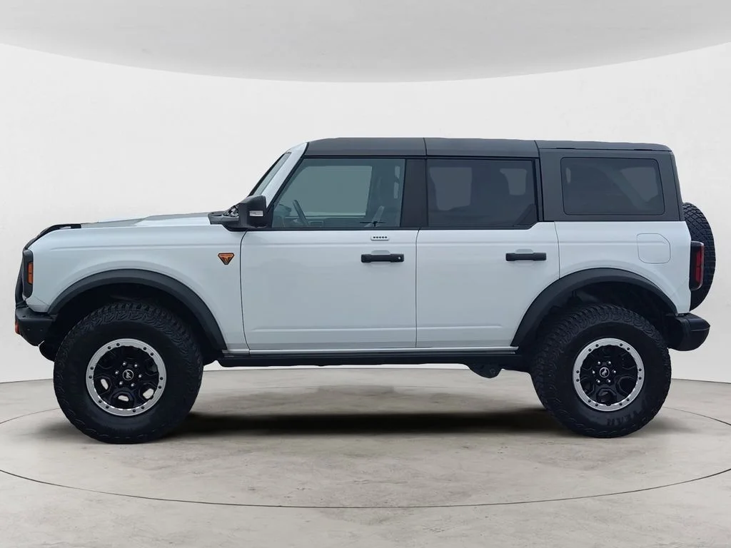 Used 2023 White Ford Badlands image 2