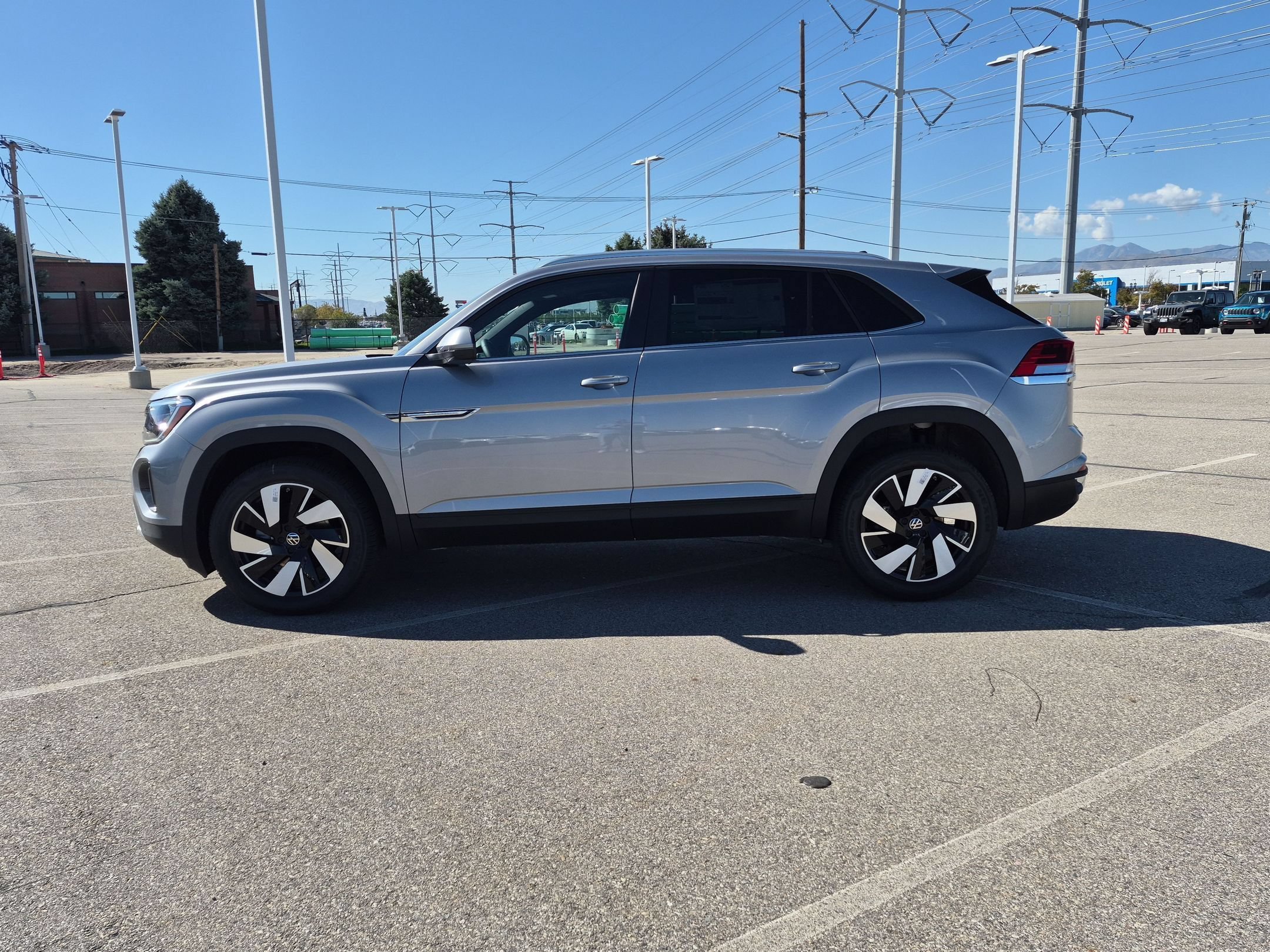 New 2026 Silver Mist Metallic Volkswagen 2.0T SE w/Technology image 7