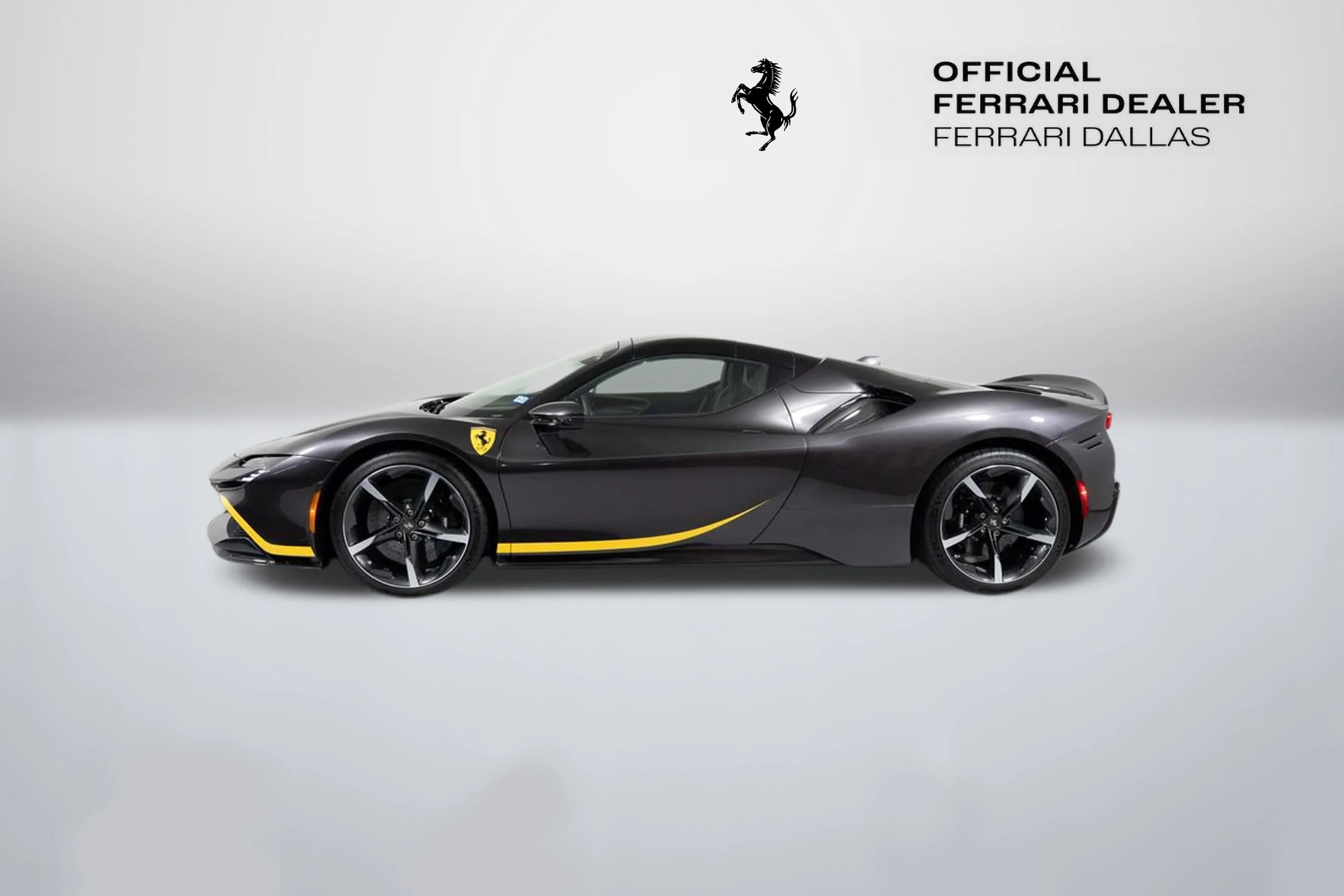 Used 2022 Extra Sample Ferrari Base image 12