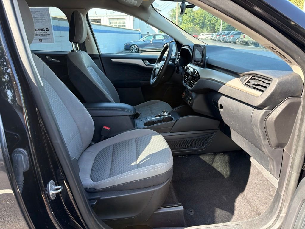 Used 2020 Black Metallic Ford SE image 23