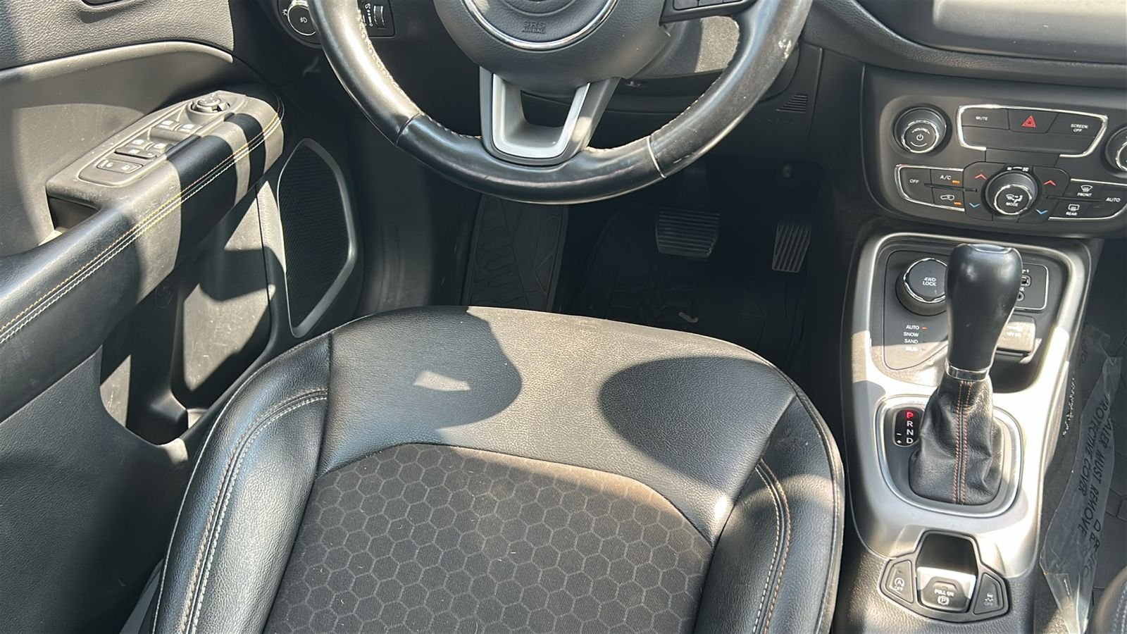 Used 2020 Black Jeep Latitude image 14
