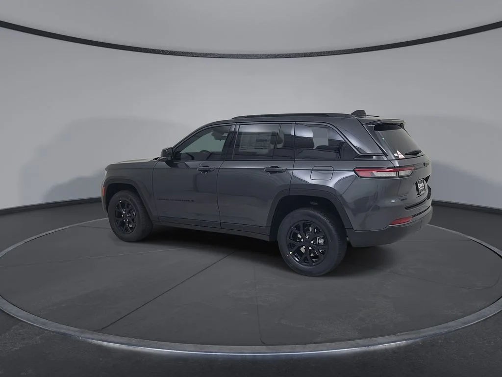 New 2026 Baltic Gray Metallic Clear-Coat Exterior Paint Jeep Altitude image 10