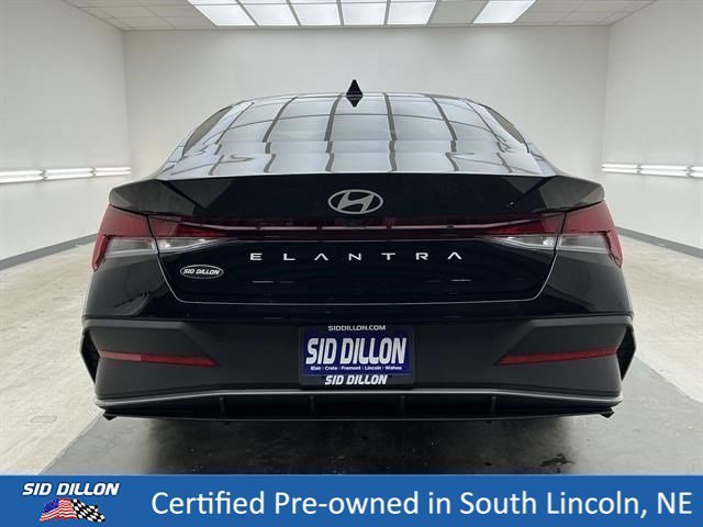 Used 2026 Abyss Black Hyundai SE image 5