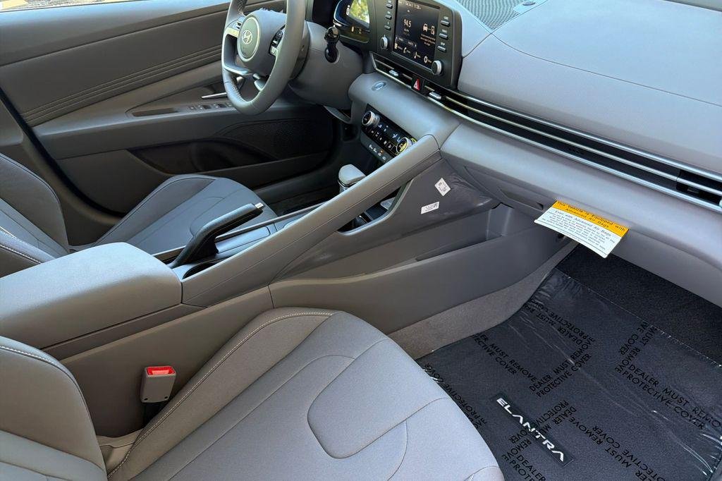 New 2026 Black Hyundai SEL Sport image 12