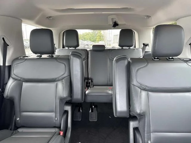New 2027 Glacier Gray Metallic Tri-Coat Ford Active image 19