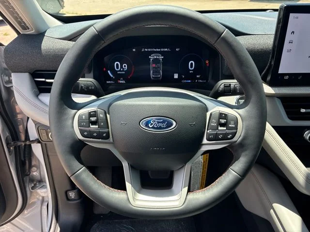 New 2026 Space White Metallic Ford Active image 35