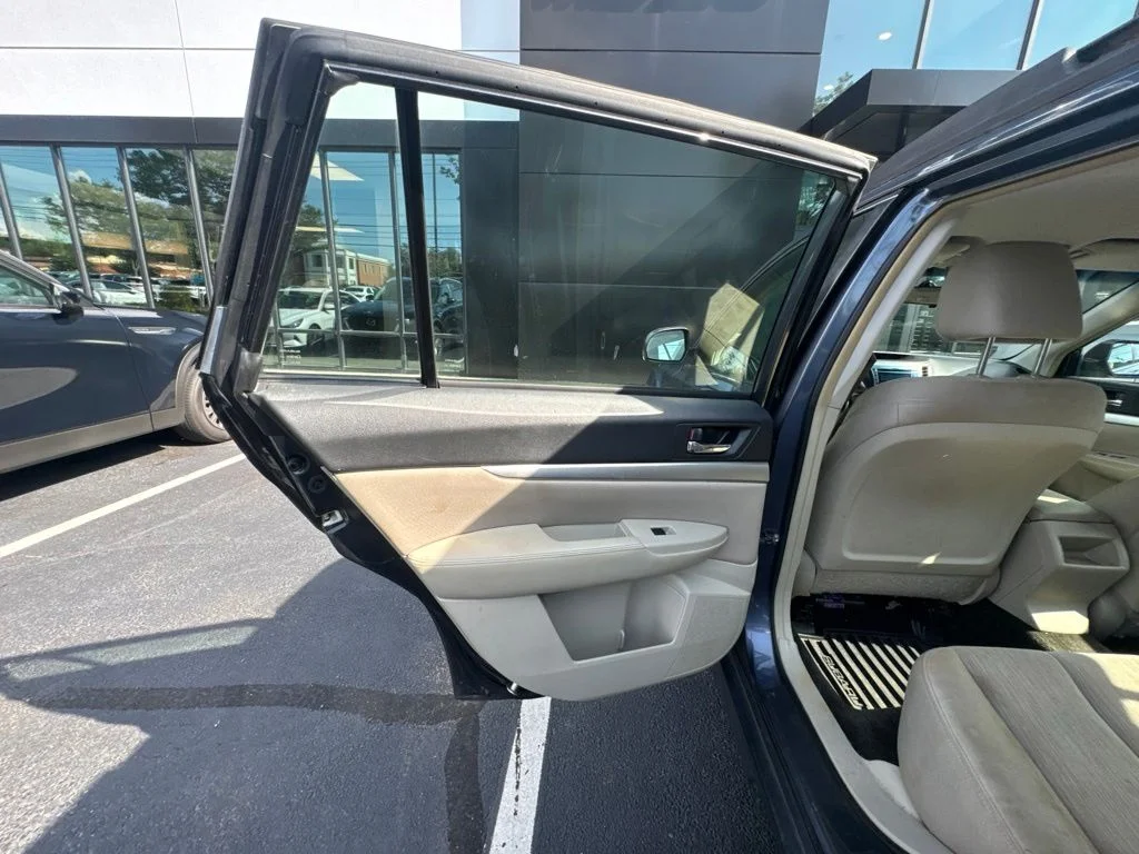 Used 2014 Blue Subaru 2.5i image 13