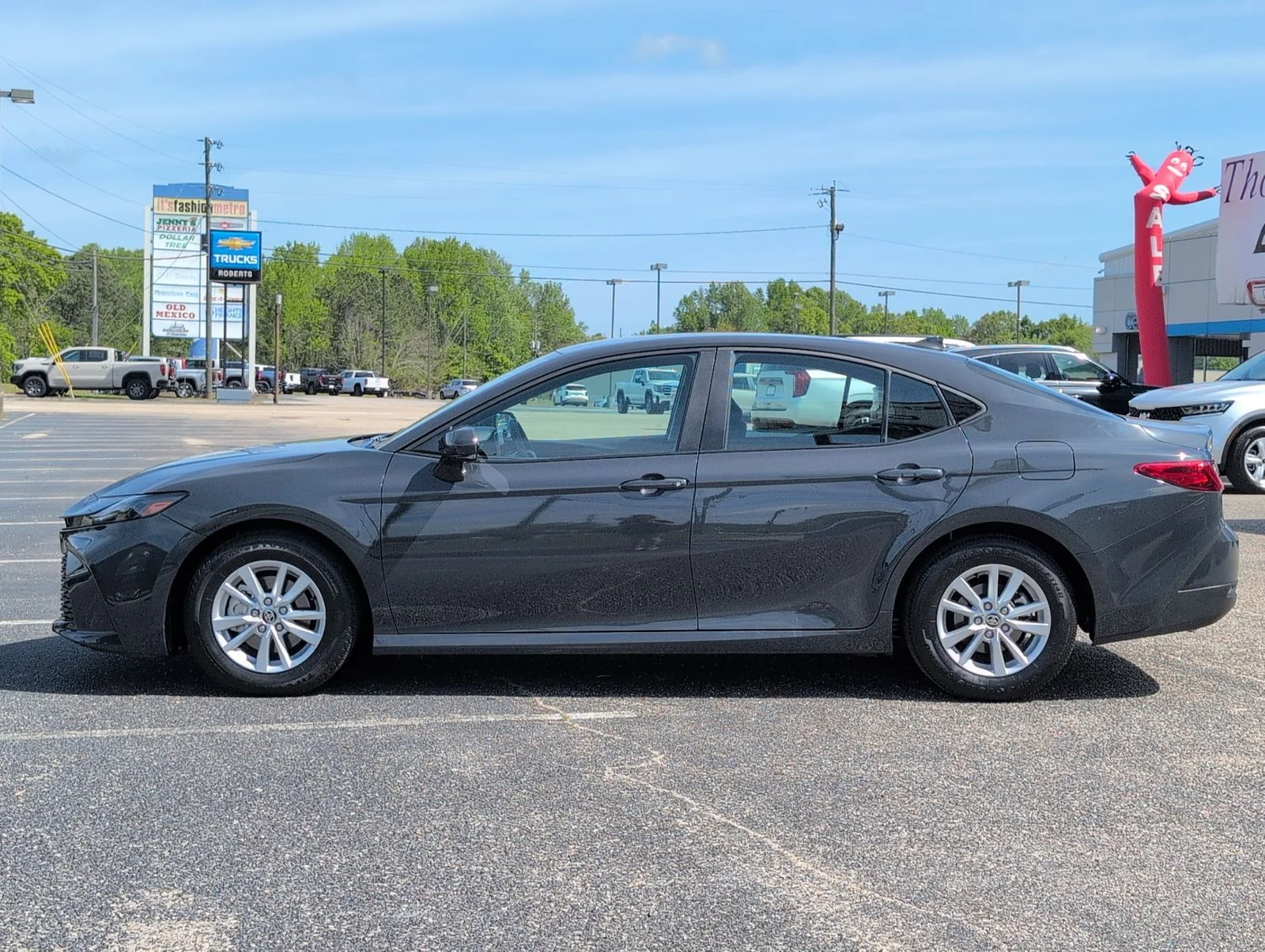 Used 2025  Toyota LE image 2