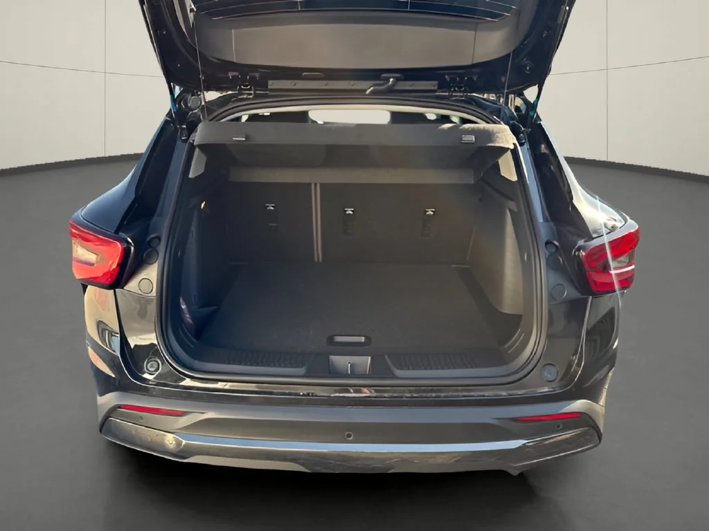 New 2026 Mosaic Black Metallic Chevrolet ACTIV image 6