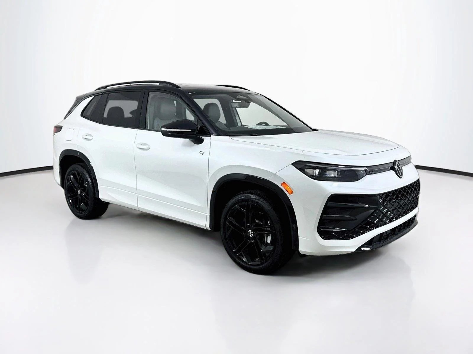 New 2026 WHITE Volkswagen SE R-Line Black image 6