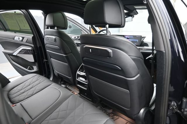 Used 2026 Black BMW xDrive40i image 25