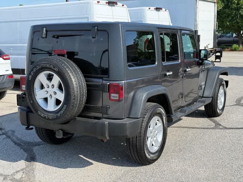 Used 2018 Granite Crystal Metallic Clearcoat Jeep Sport S image 3