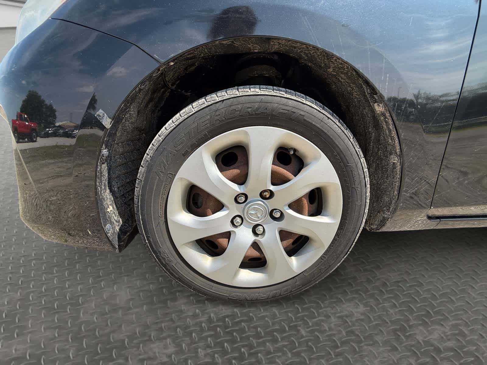 Used 2013  Mazda i Sport image 9