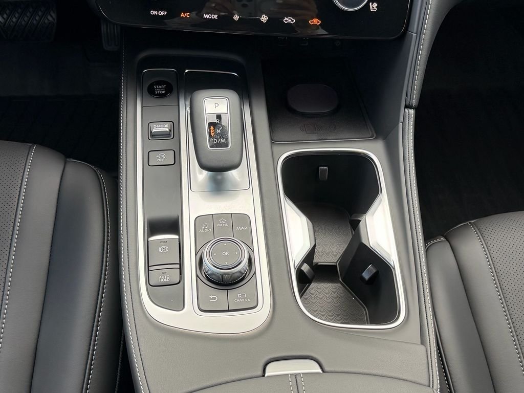 New 2027 RADIANT WHITE INFINITI Sport AWD image 18