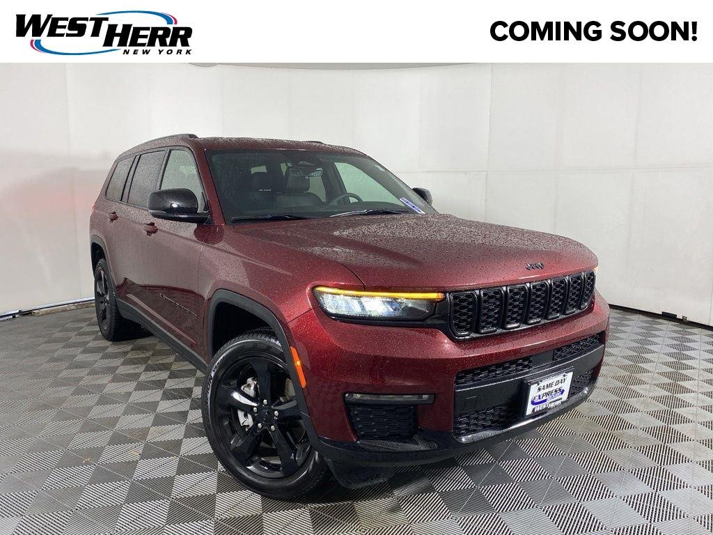 Used 2025 Velvet Red Pearlcoat Jeep Limited image 1