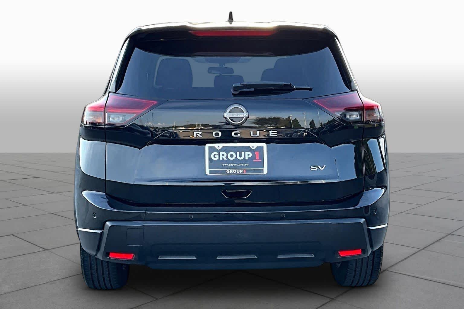 Used 2024 Super Black Nissan SV image 5