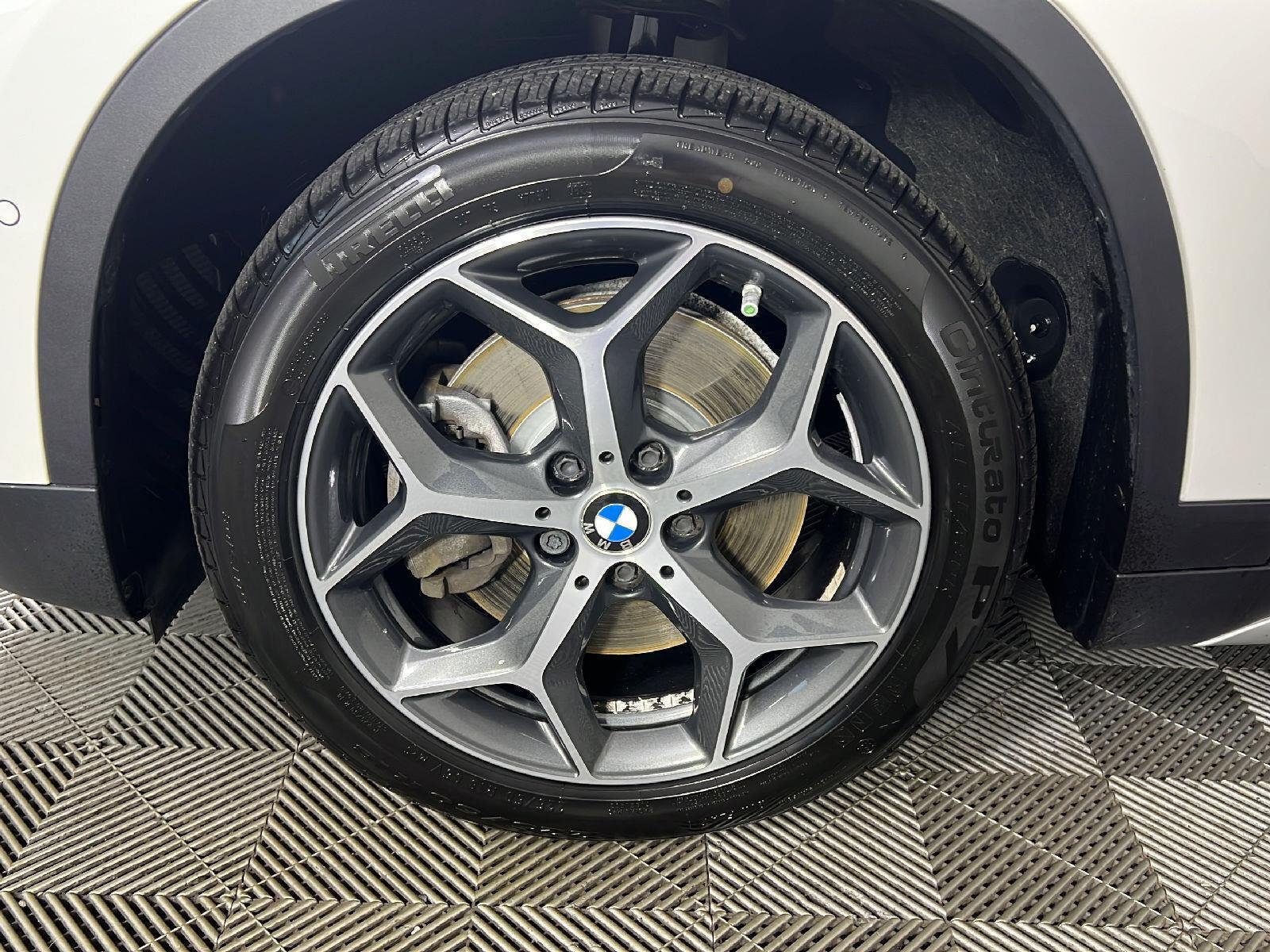Used 2018 Alpine White BMW xDrive28i image 14