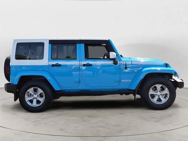 Used 2017  Jeep Unlimited Sahara image 6