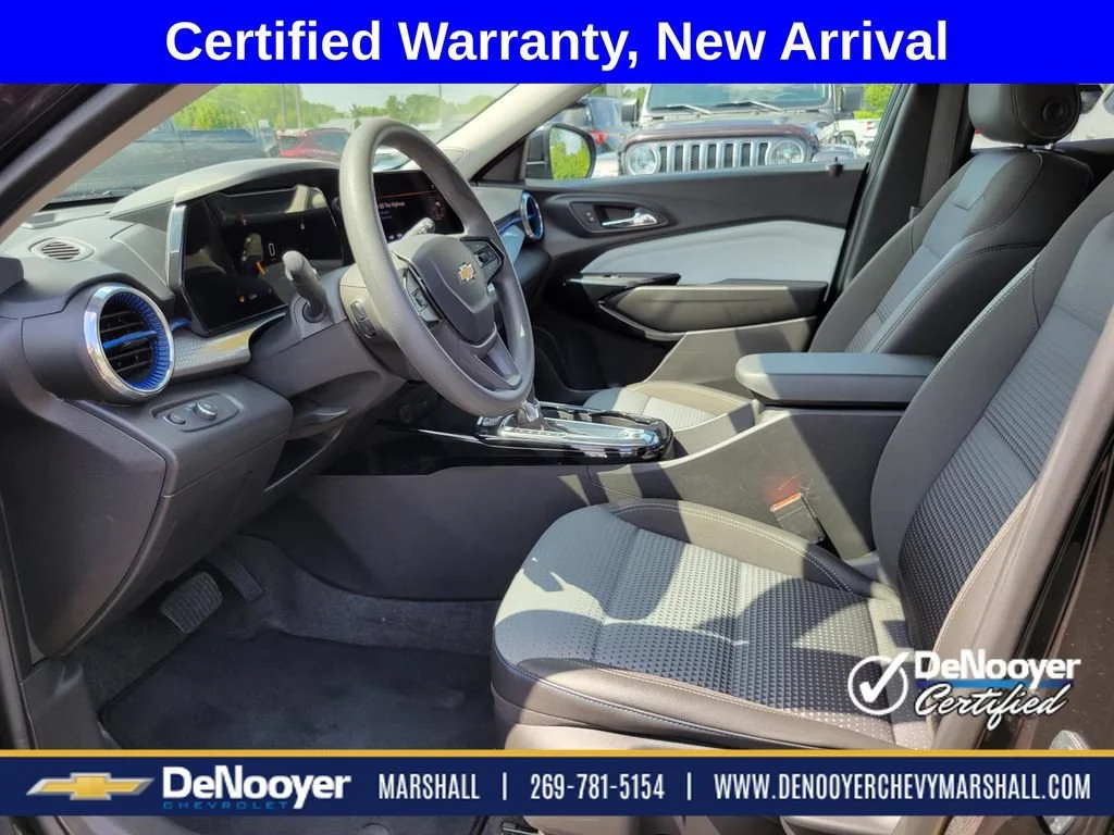 Used 2025 Mosaic Black Metallic Chevrolet LT image 8