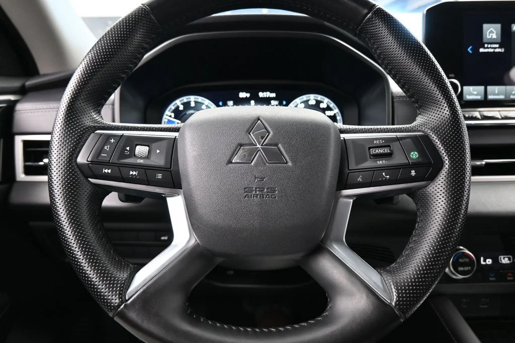 Used 2024 White Mitsubishi SEL image 25