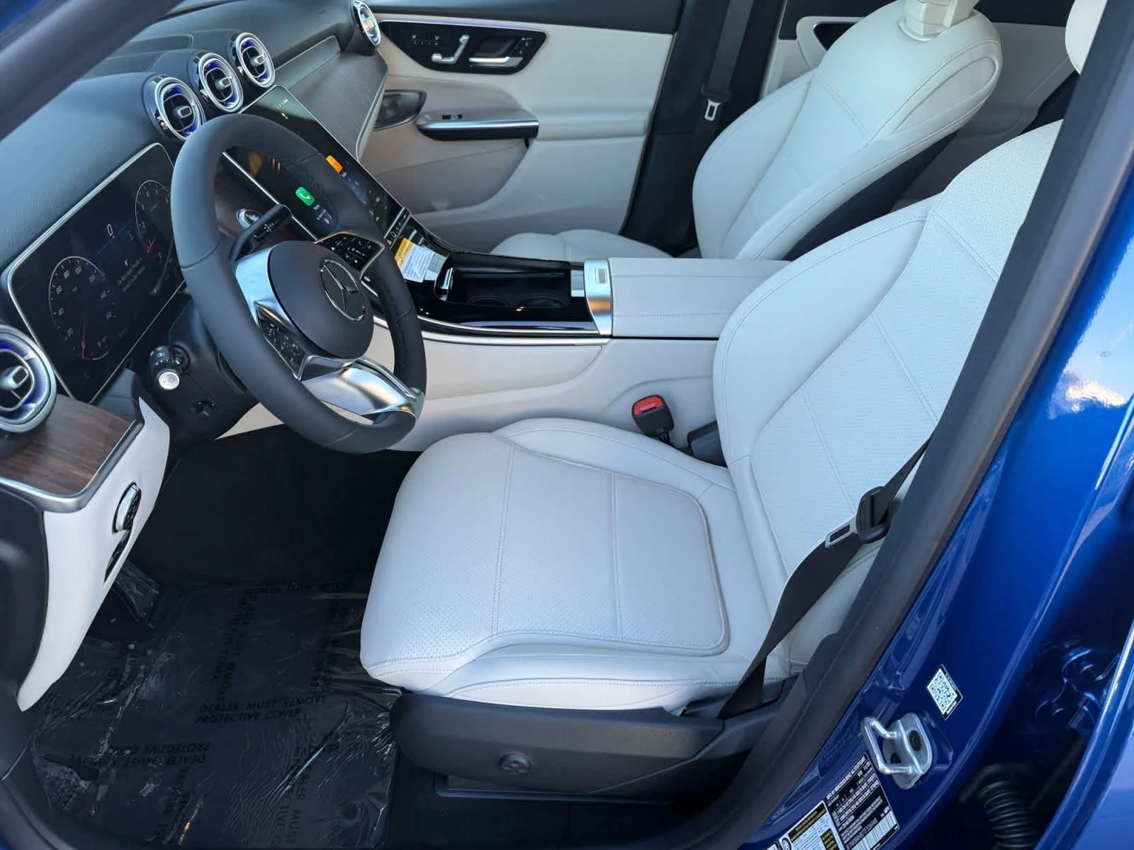 Used 2026 Starling Blue Metallic Mercedes-Benz GLC 300 image 10
