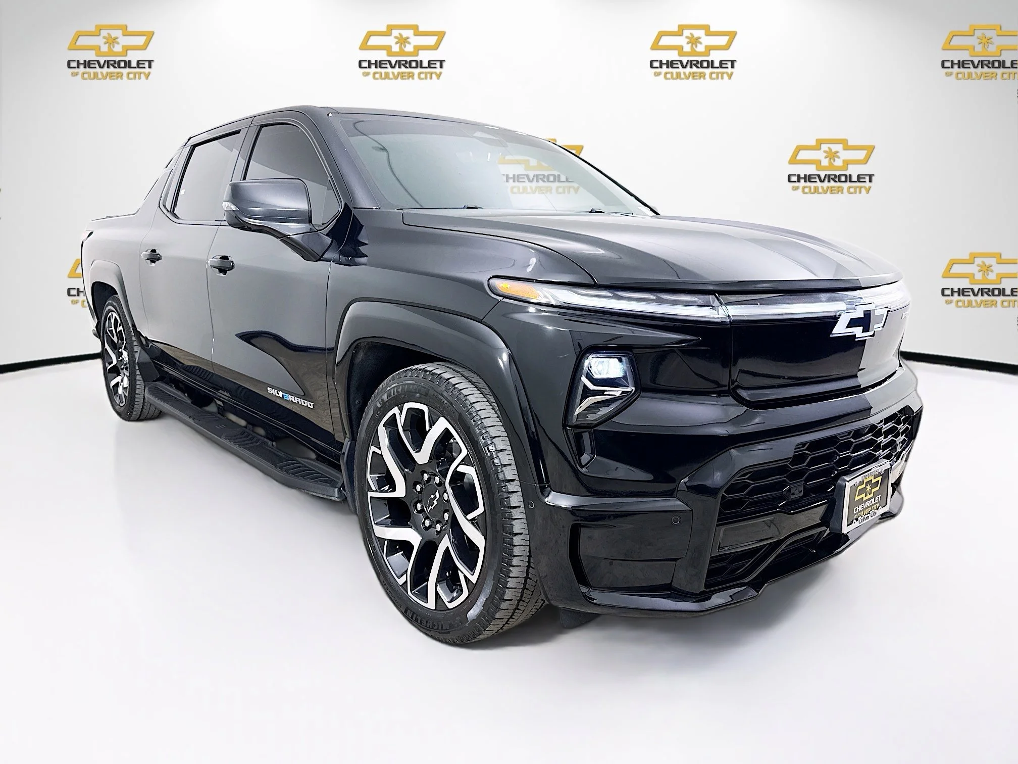 2024 Chevrolet Silverado EV RST's photo