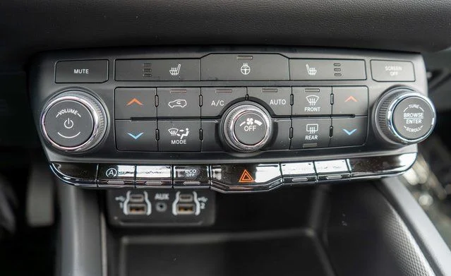 New 2026 Diamond Black Clear-Coat Exterior Paint Dodge GT image 22