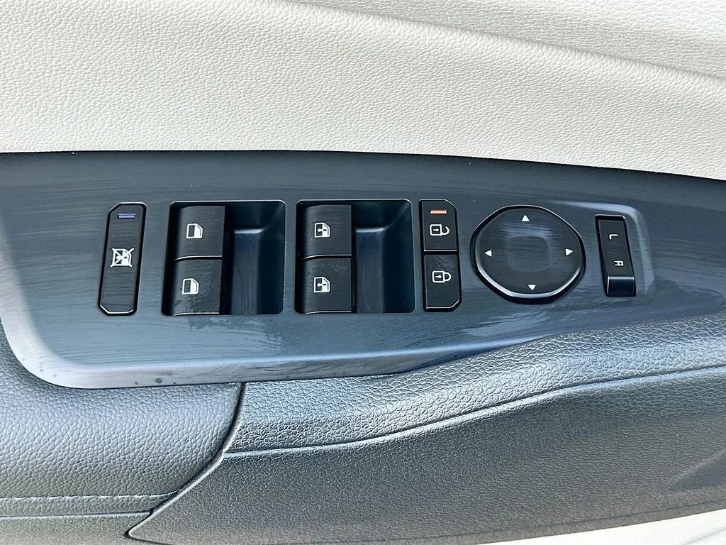 2026 Kia Sportage EX - Photo 17