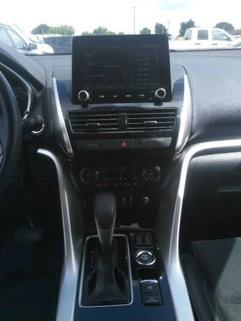 Used 2024 Silver Mitsubishi SE image 5