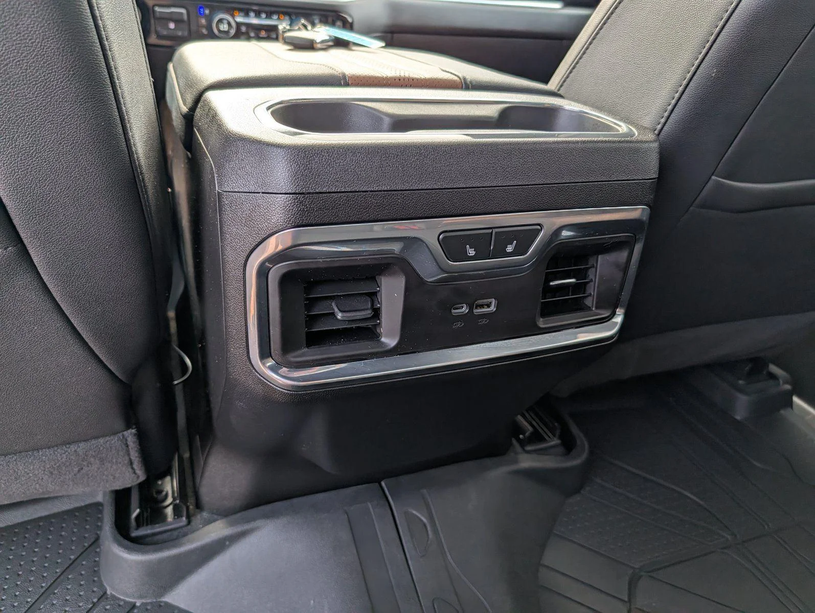 Used 2025 Sterling Gray Metallic Chevrolet High Country image 35